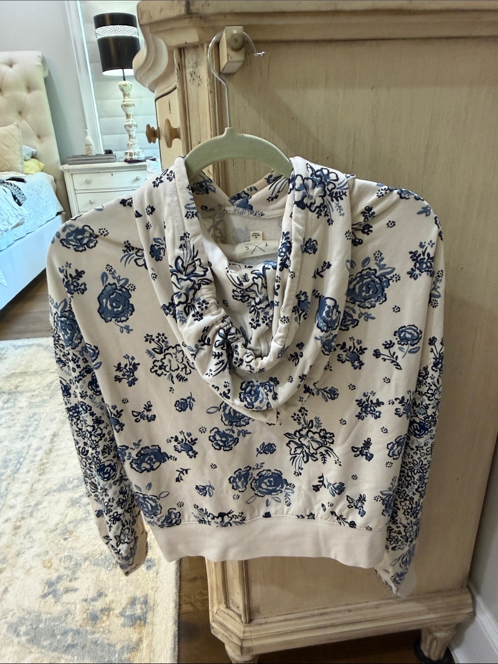 Floral sweatshirt - Picture 4 of 14